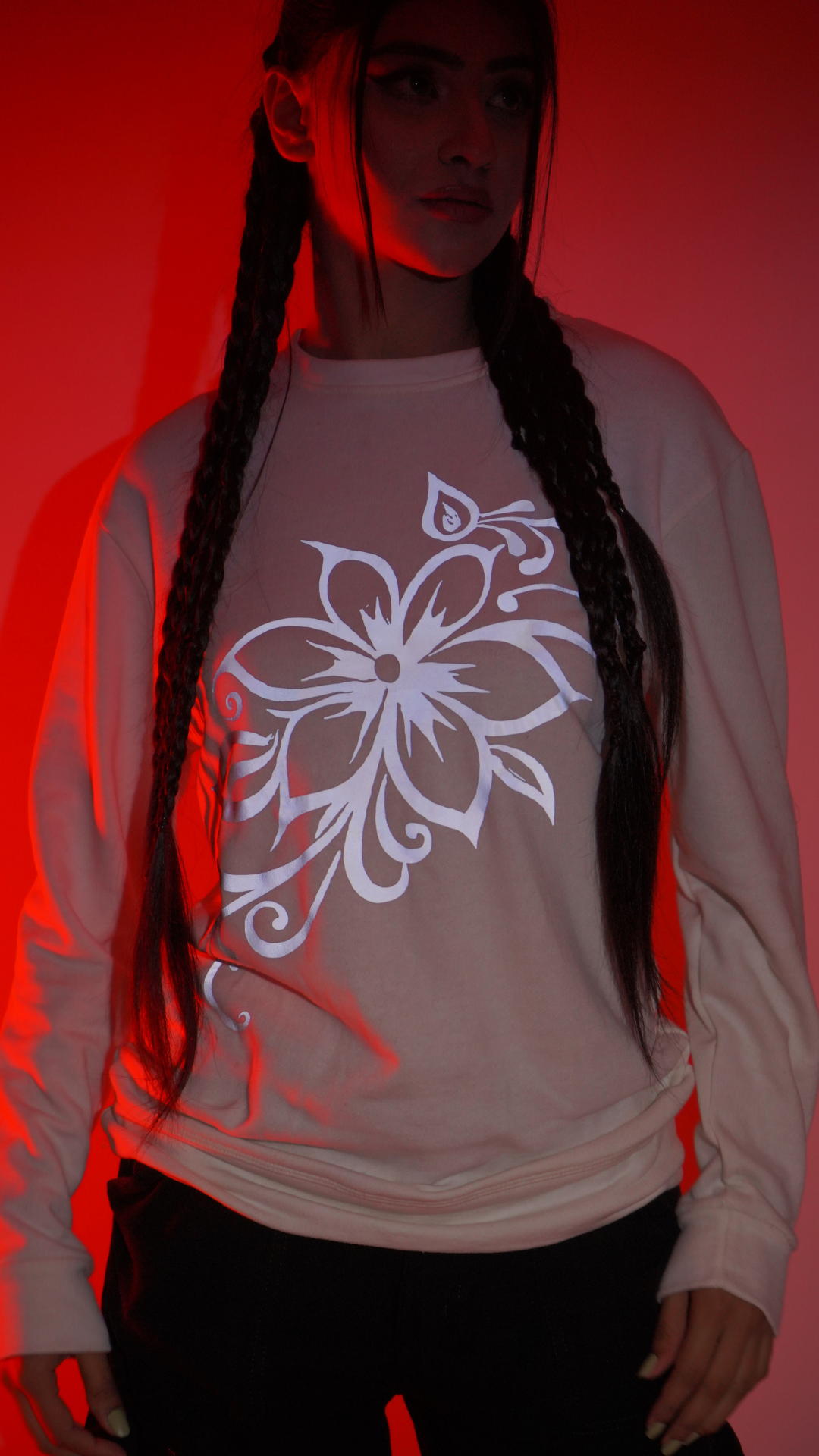 BloomGlow – Women's Oversized Reflective Sweatshirt | Lumenwears | Floral Design | 250 GSM